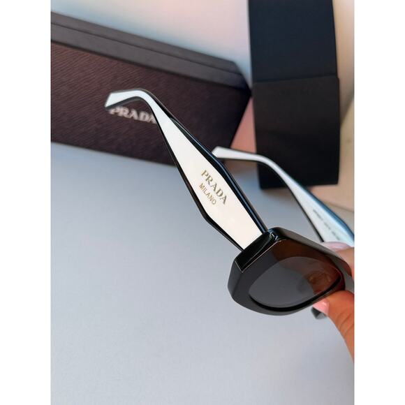 NEW Prada PR B05S Sunglasses in Black White - Picture 6 of 7